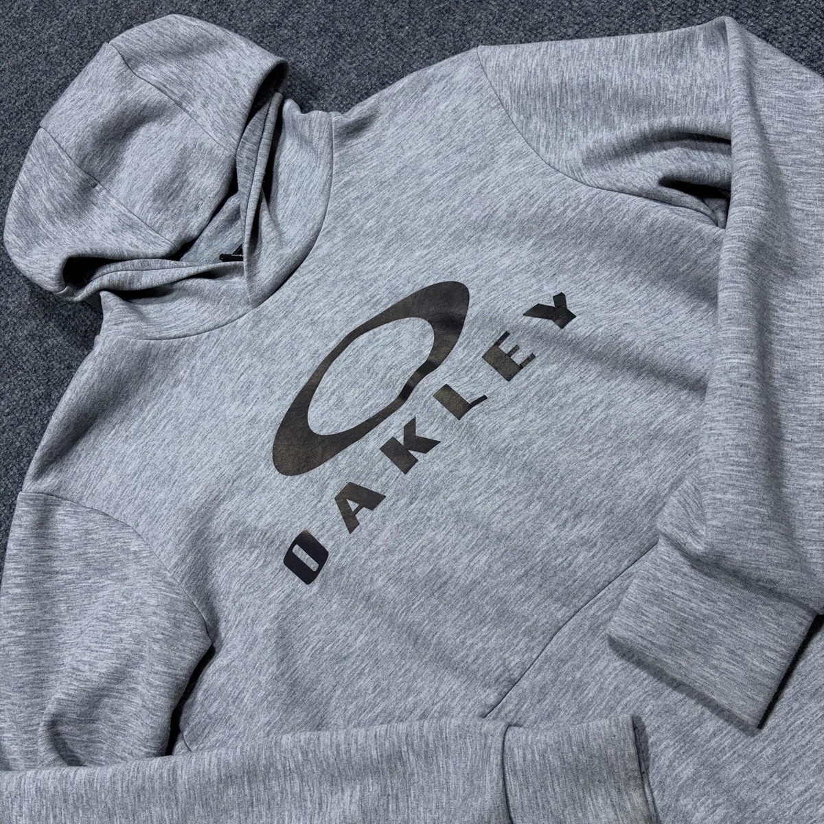 Oakley Hoodie Mens Medium Gray Pullover Sweatshirt Athletic Fit 