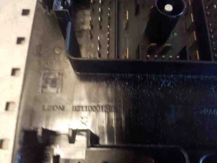 Scatola fusibili Opel Astra J GTC C11000139 1.4 benzina 74kw 2012 26140997 - Immagine 4 di 4