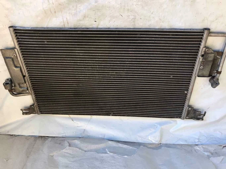 Condensador aire acondicionado Saturn Vue 2004-2007 4 cilindros 2,2 L tracción delantera manual Foto 2 de 4