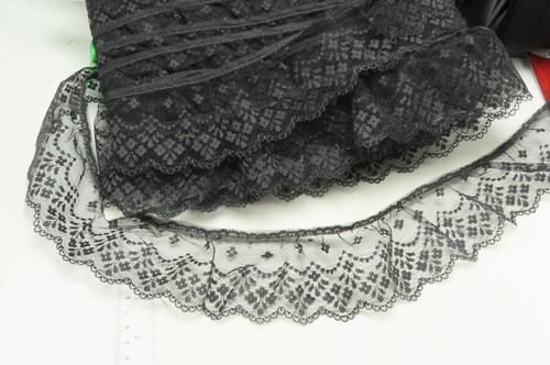 Perno de encaje con volantes de 2 1/2" negro floral 18 yardas - Imagen 2 de 3
