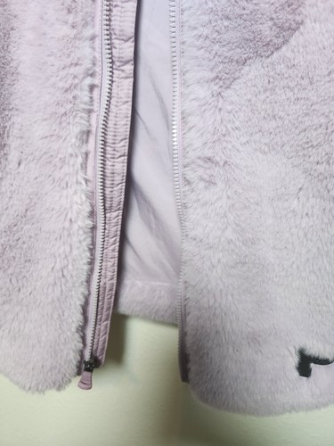 Under Armour Fuzzy Purple Faux Fur Zip Up Hoodie Jacket Logo YSM 8 Kids Coldgear - Picture 5 of 10