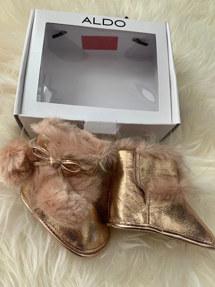 ALDO Bebé Niña Rosa Zapatos Talla 2 Botines Sin Cordones 3-6 Meses Melocotón Dorado Pom Pom Foto 2 de 4