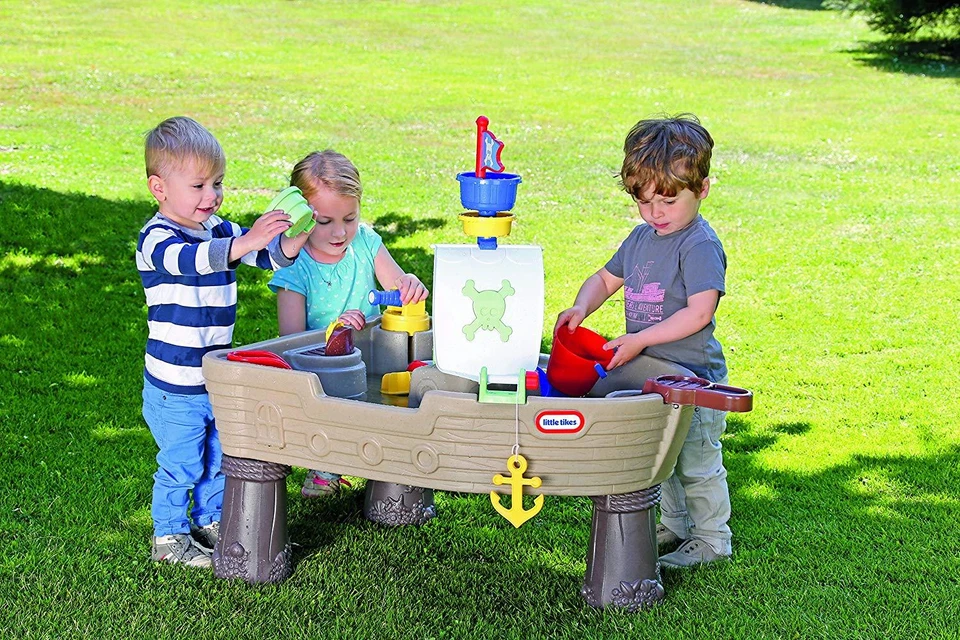 Little Tikes Anchors Away barco pirata, mesa de actividades de juego acuático para niños pequeños Foto 4 de 4