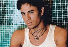 ENRIQUE IGLESIAS signed Autogramm 20x30cm ONCE UPON A TIME in Person autograph