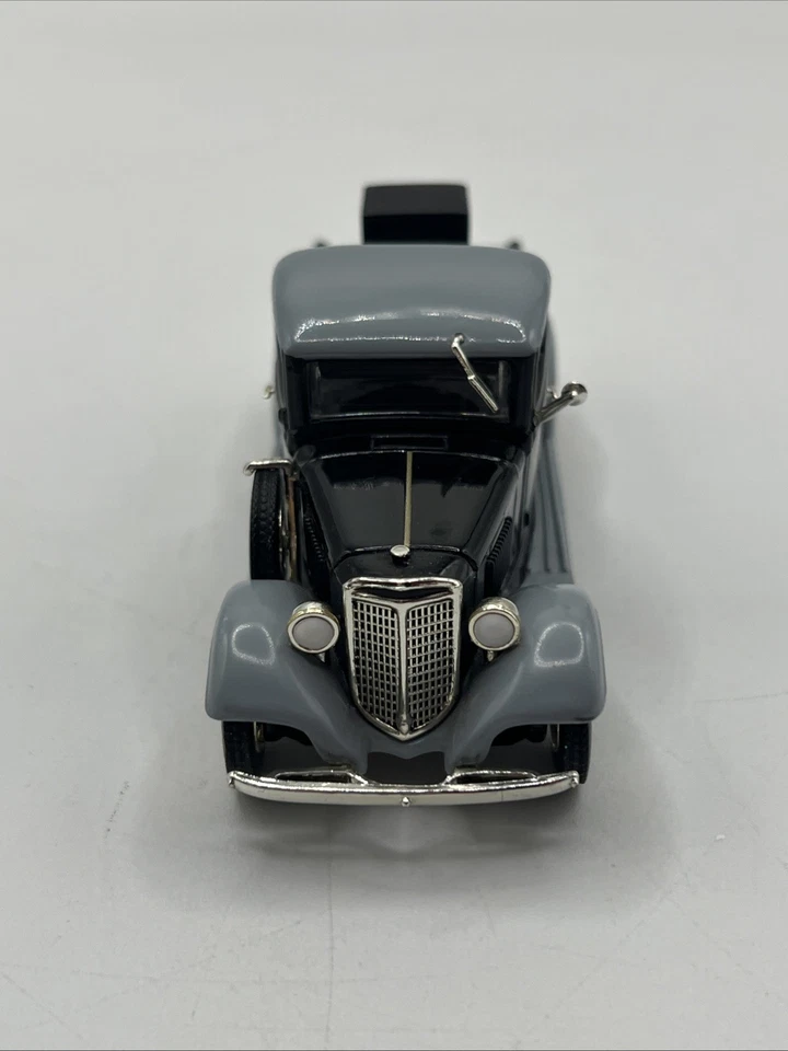 Matchbox Collectibles Jack Daniels 1934 International Pickup Truck Diecast 1/43 - Image 3 of 4