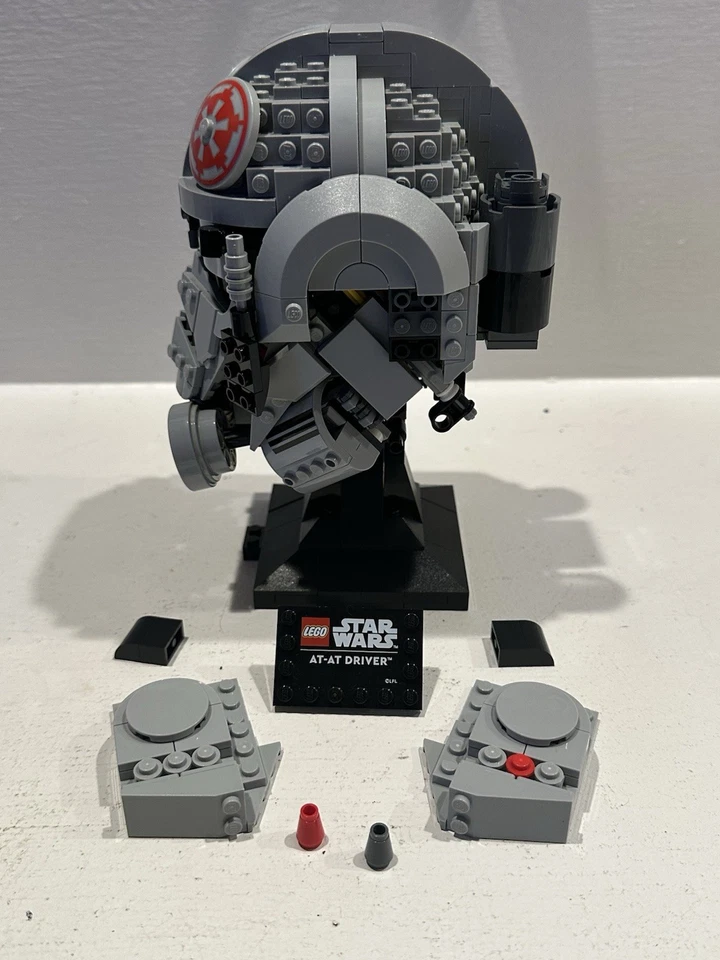 LEGO Star Wars: AT-AT Driver Helmet (75429) - Image 2 of 4