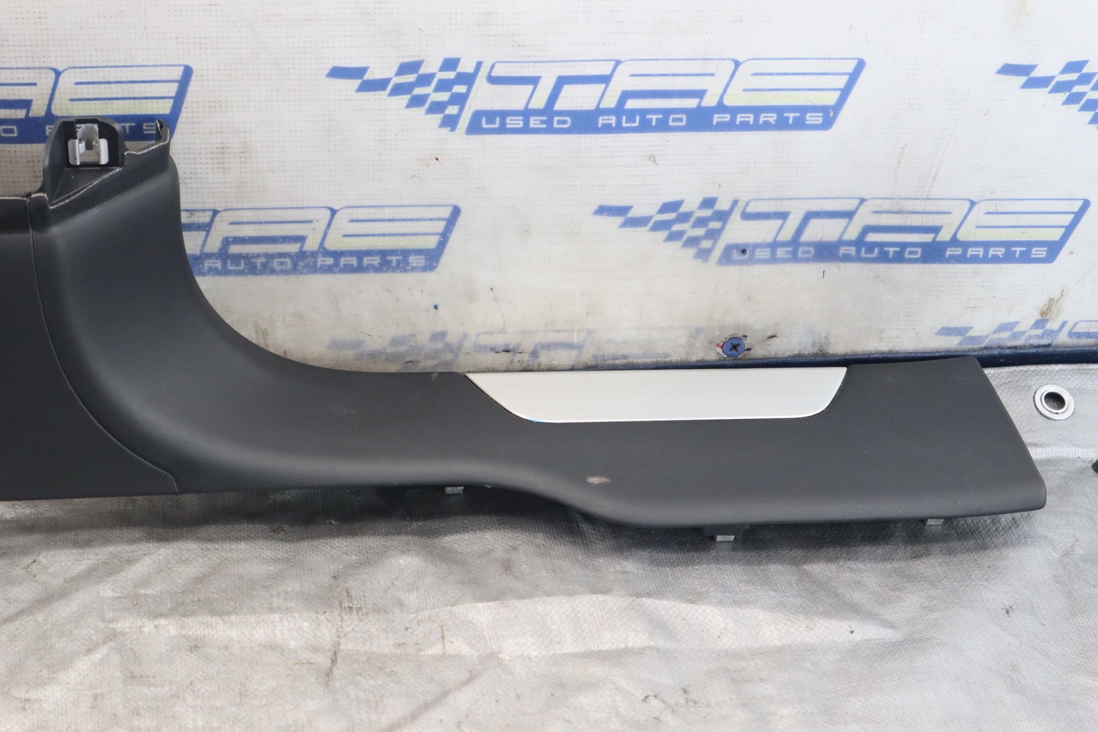 2018 2019 LAMBORGHINI URUS 4.0L V8 OEM RH PASSENGER DOOR SCUFF PLATE 4ML853370