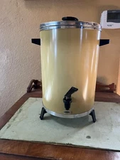 Westmark Coffeemaker Model 11838 in Avocado (Circa 1970) It Works!