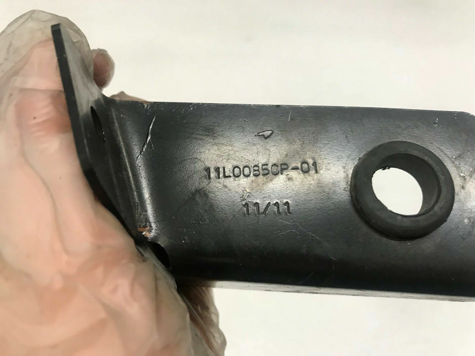 MCLAREN MP4-12C BRACKET OEM 11L0085CP-01 11L0085CP