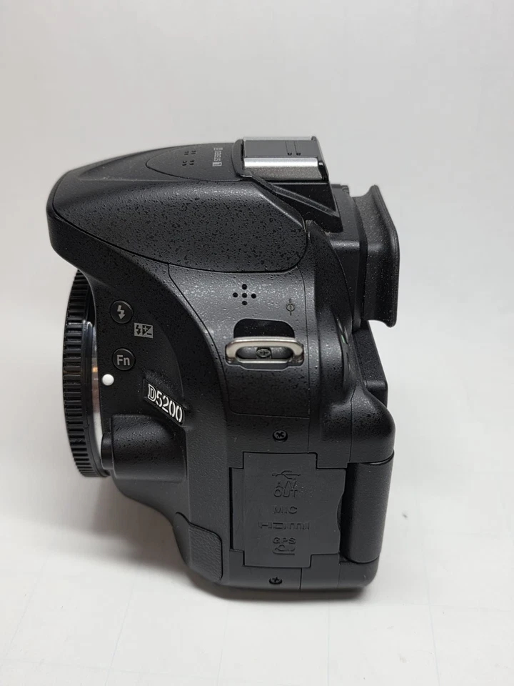 Nikon Kamera D5200 Gehäuse/Body schwarz, mit erst 3292 Auslösungen - Bild 3 von 4