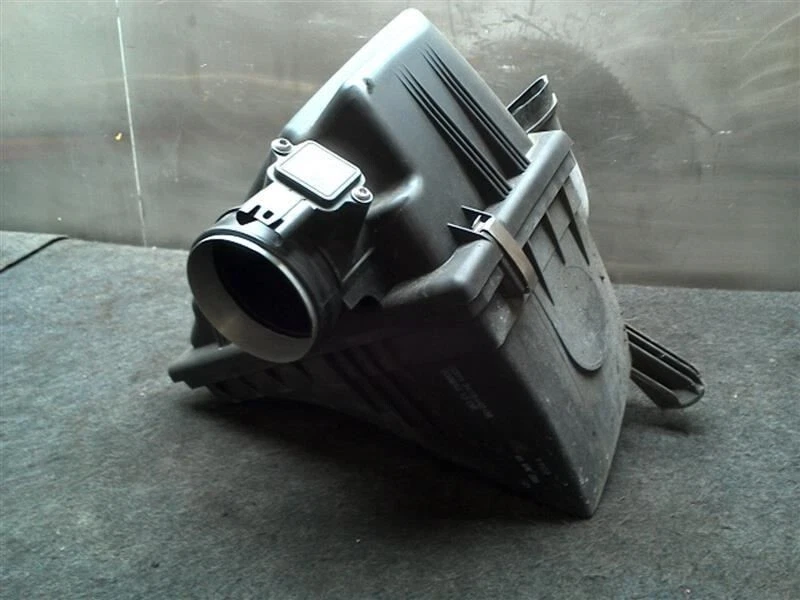 2004-2010 BMW X3 Air Box/Air Cleaner Assembly OEM - Изображение 3 из 4