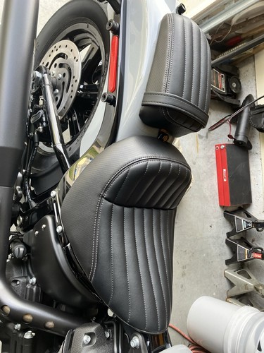 Harley-Davidson Street Bob Seat