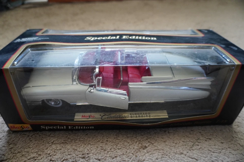 Maisto Edición Especial 1959 Blanco con Cadillac Eldorado Biarritz Rojo 1:18 En Caja Foto 2 de 2