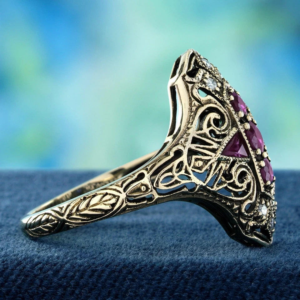 9K Yellow Gold Ruby and Diamond Vintage Style Filigree Three stone Ring - Image 4 of 4
