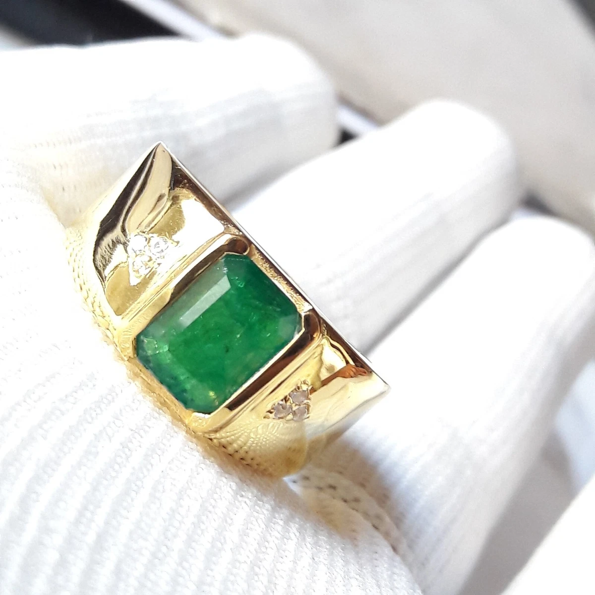 Male 92.5 Emerald Men Silver Ring, Weight: 10 To 25, 18 19 20 21 22 23 24  at Rs 12000 in Hyderabad