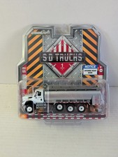 GREENLIGHT 2017 SD Trucks International WorkStar Tanker 1:64 Scl Diecast #45010