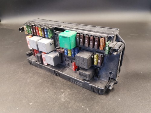MERCEDES C CLASS FUSE BOX ENGINE BAY, DIESEL, W204/S204/C204, 07/07-01/15 07 08