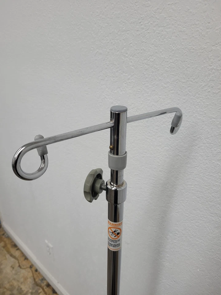 McKesson MS400E IV Stand 4-Leg 2 Hooks "50-84" - Imagem 3 de 4