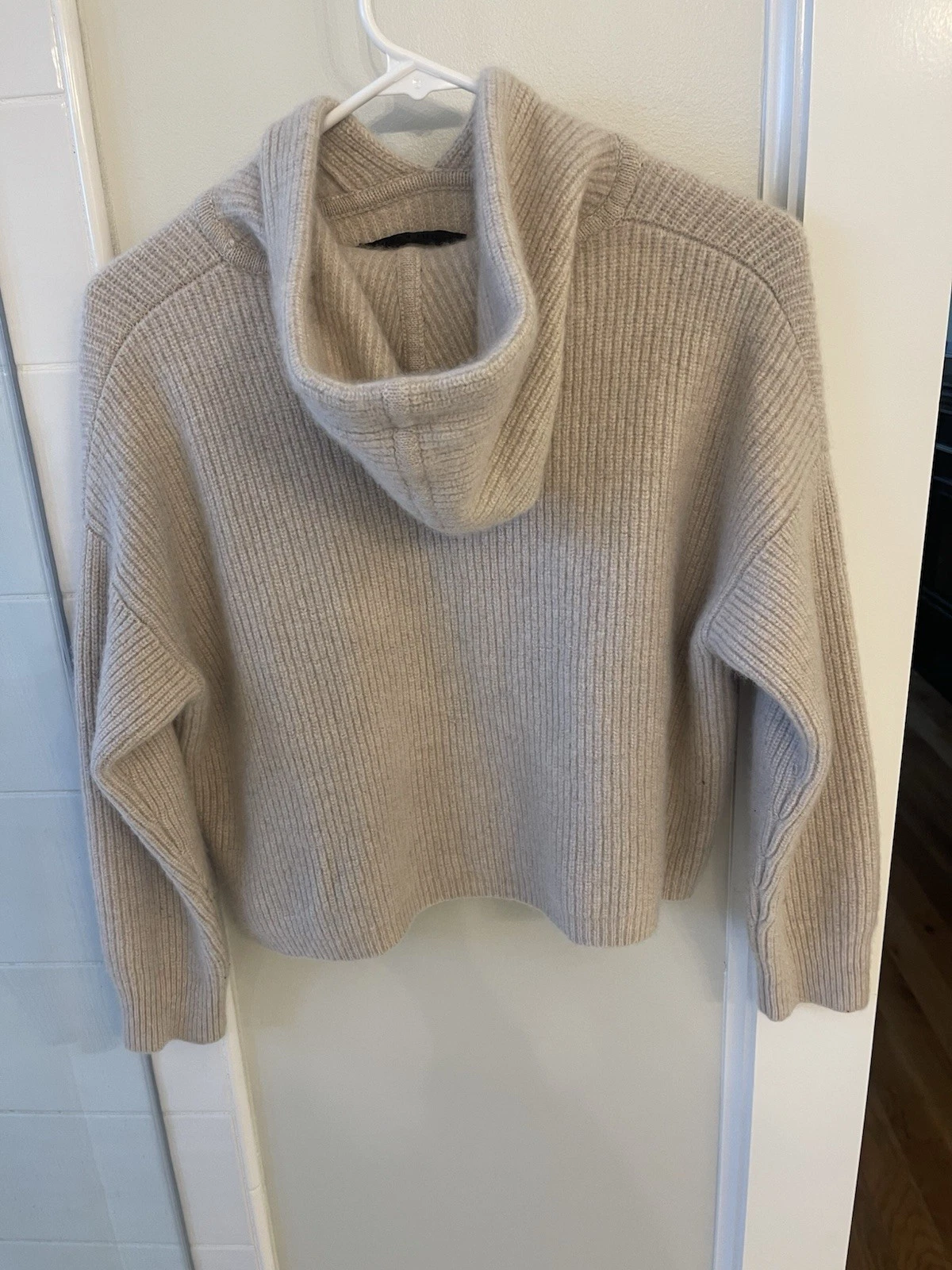 OFF WHITE Felpa con cappuccio da pescatore Jenni Kayne in cashmere a costine taglia media color crema