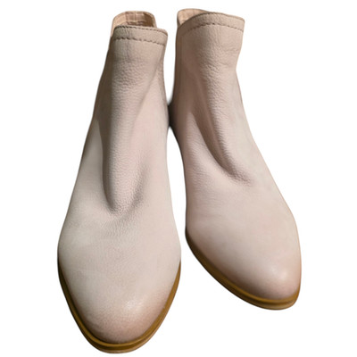 ALDO Gweria Women s Ankle Boots Size 8.5 Blush Pink Faux Leather Low Heel Bootie