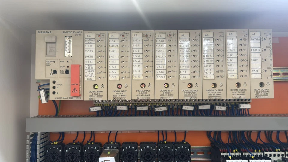 Siemens SIMATIC S5-100U CPU 102 + Módulos de Entrada/Salida - Imagen 2 de 2