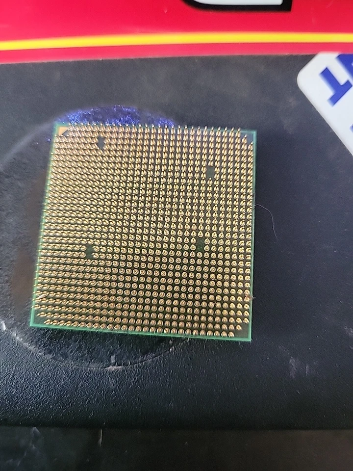 AMD Phenom II X 4 95 Watt 2.8GHz 820 Quad-Core Processor, HDX820WFK4FGI, AM3, US - Image 2 of 2