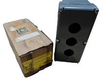 Square D 9001KY3 3-hole Aluminum Pushbutton Enclosure NEW NOS