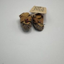Unique Vintage Minature Native American handmade beaded leather Moccasin 2"