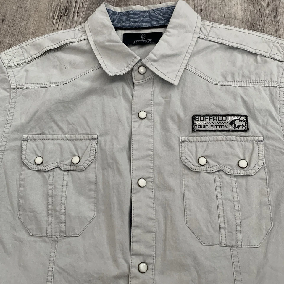 Camisa a Presión BUFFALO David Bitton Perla Para Hombres Mediana Masilla Gris Utilidad Occidental Foto 3 de 4