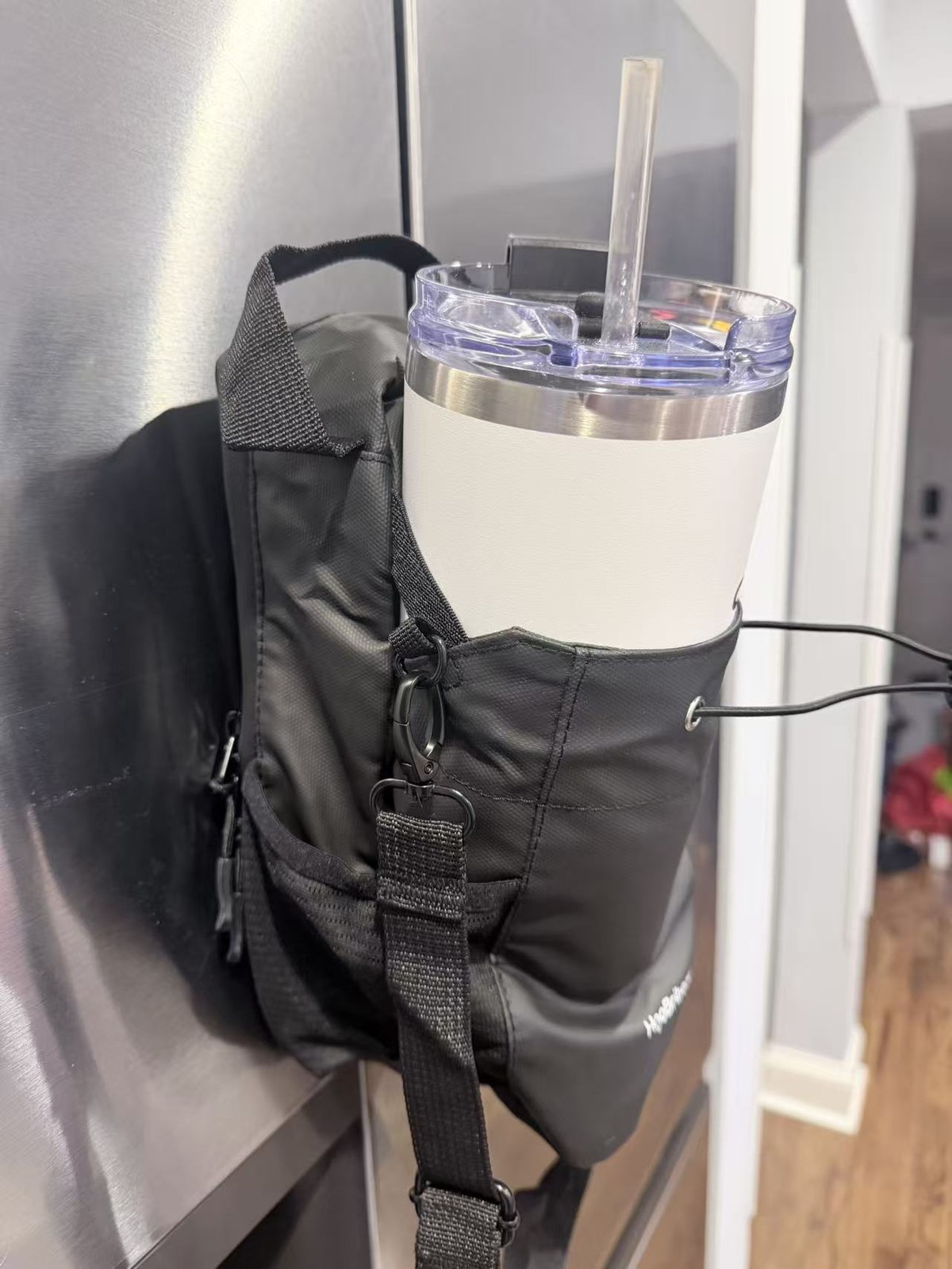 Magnetic Gym Bag w Bottle Holder Crossbody Strong Magnet Unopened