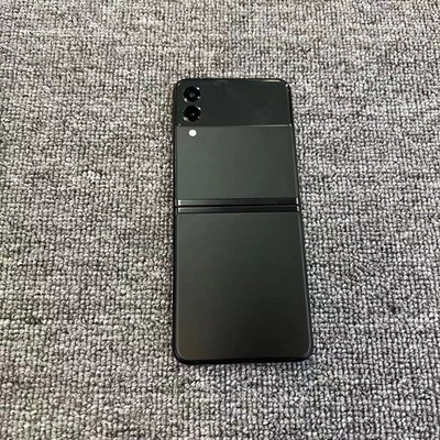 Samsung Galaxy Z Flip 4 SM-F721U Unlocked 128GB Graphite Smartphone OPEN BOX