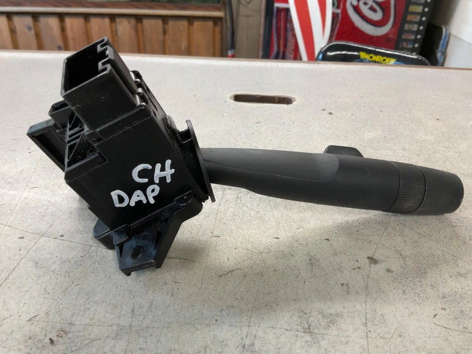 INTERRUPTOR LIMPIAPARABRISAS SEÑAL DE GIRO GMC SIERRA 1500 14 15 16 17 18 19 Foto 3 de 4