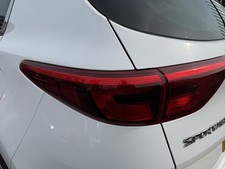 2016-2022 KIA SPORTAGE MK4 TAIL LIGHT REAR LEFT PASSENGER SIDE LIGHT. 