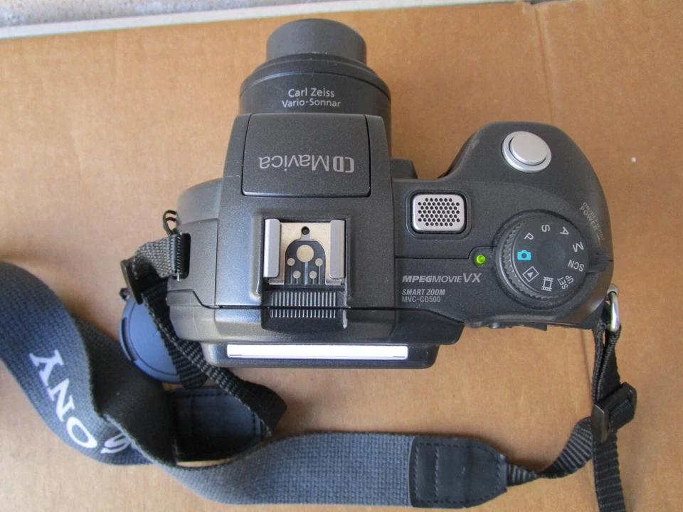 SONY CAMCORDER MAVICA MVC-CD500.SMART ZOOM Parts / Repair - Image 4 of 4