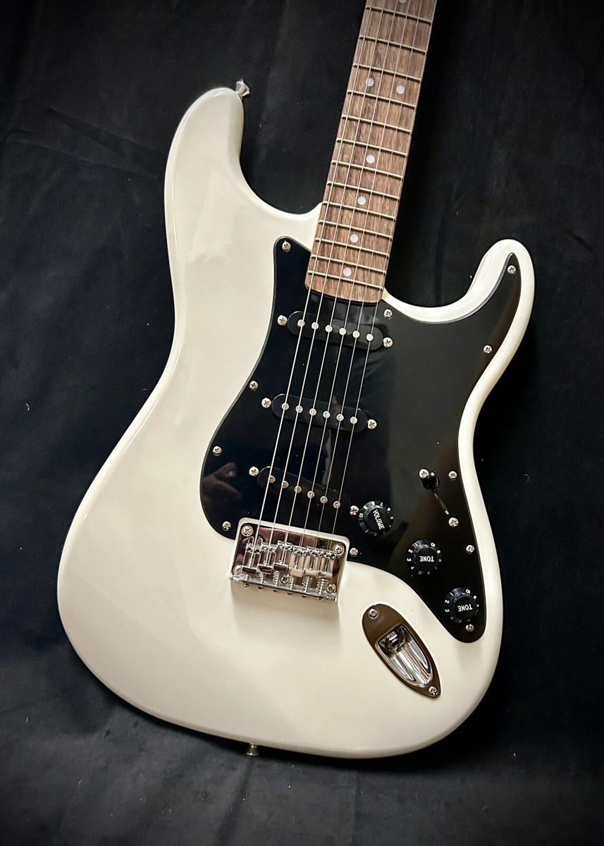 squier stratocaster モンタレーペイント Squier Sonic® Stratocaster® HT – Fender