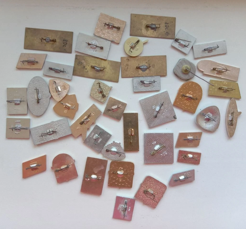 Badges Soviet "Airplanes and helicopters (41 pieces) USSR era image 5