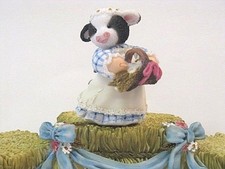 MARY'S MOO MOOS  "FLOUR GIRL"