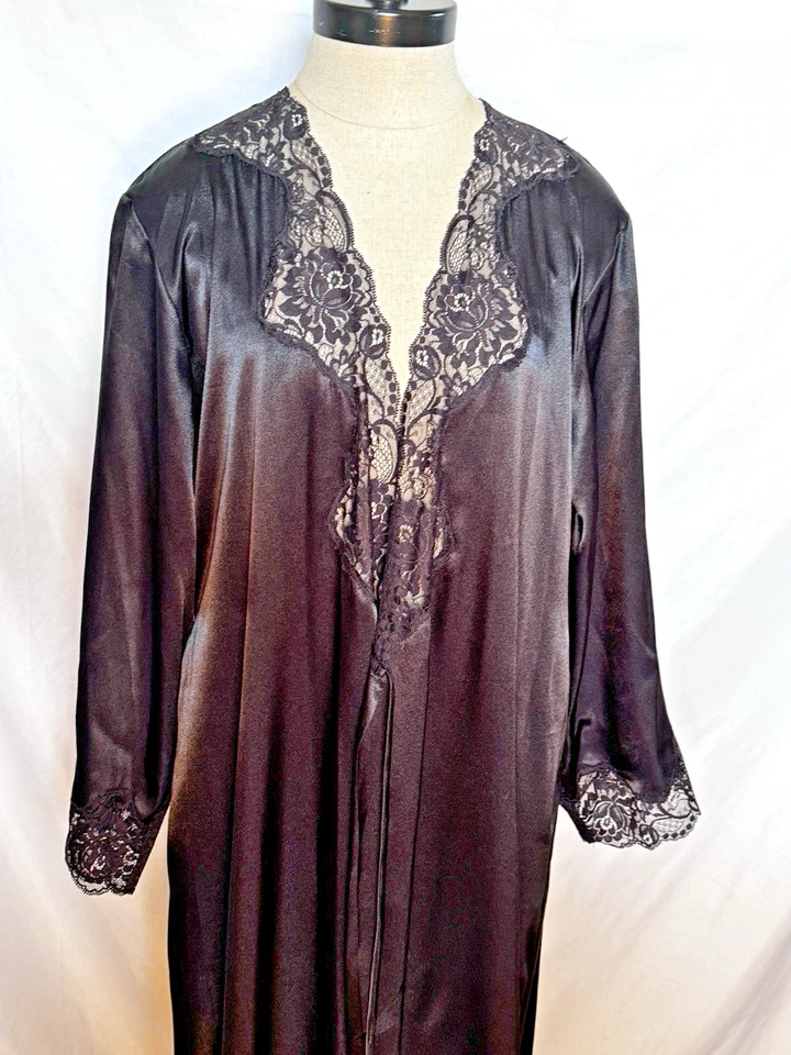 VTG Y2K Jones New York M Black Satin Robe Nightgown Lace Sexy Tie Waist Pockets - Image 3 of 4