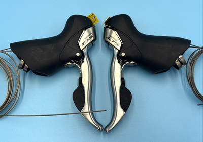 Shimano 2024 105 シフター シルバー 5700 105 STIレバーセット 5700