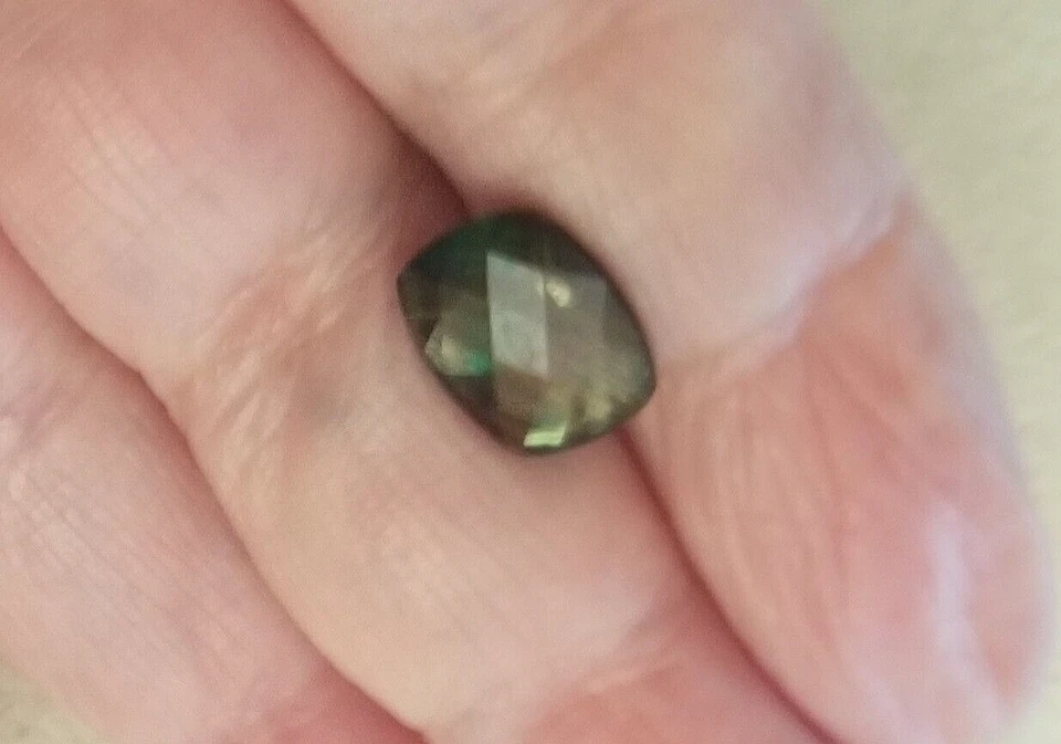 Andesine Labradorite 2.6 carat Rare Green Red Color Shift!  Loose USA Seller - Image 4 of 4