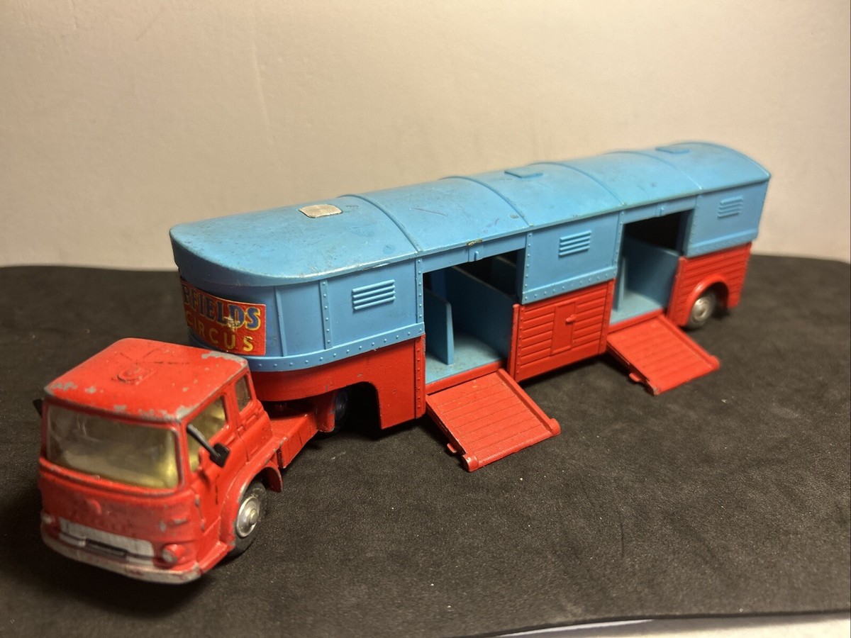 Vintage Corgi Major Toys Articulated Horse Box Chipperfields