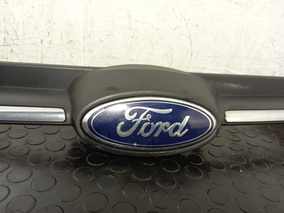 FORD FOCUS GRILLE Mk3 Upper Grille Ebony -21/7/15 2011-2015 BM518200BF  - Image 3 of 4