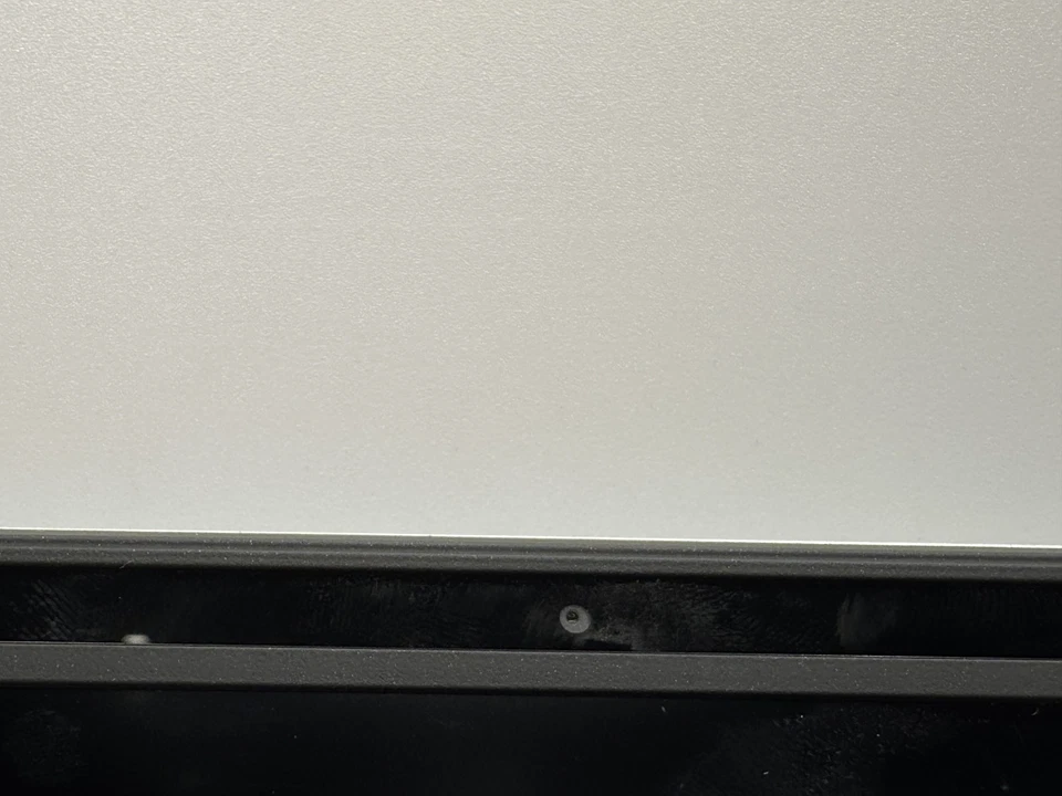 Alienware x14 R2 P162G 14" i7-13620H 2.4GHz 32GB 1TB SSD RTX 4060 W11H Usado Leer Foto 3 de 4