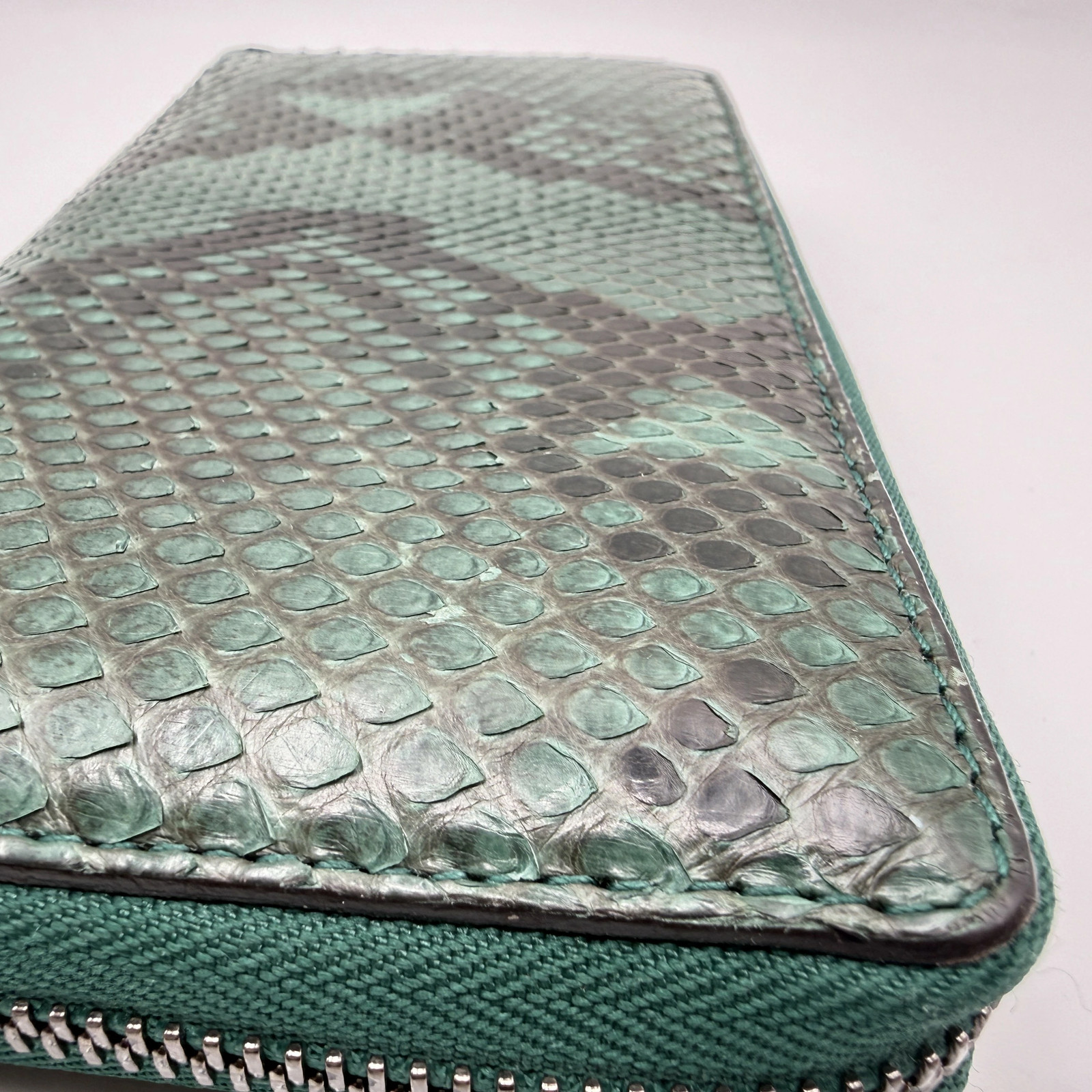 Gucci Python Green Leather Unisex Long Wallet Used - image 10