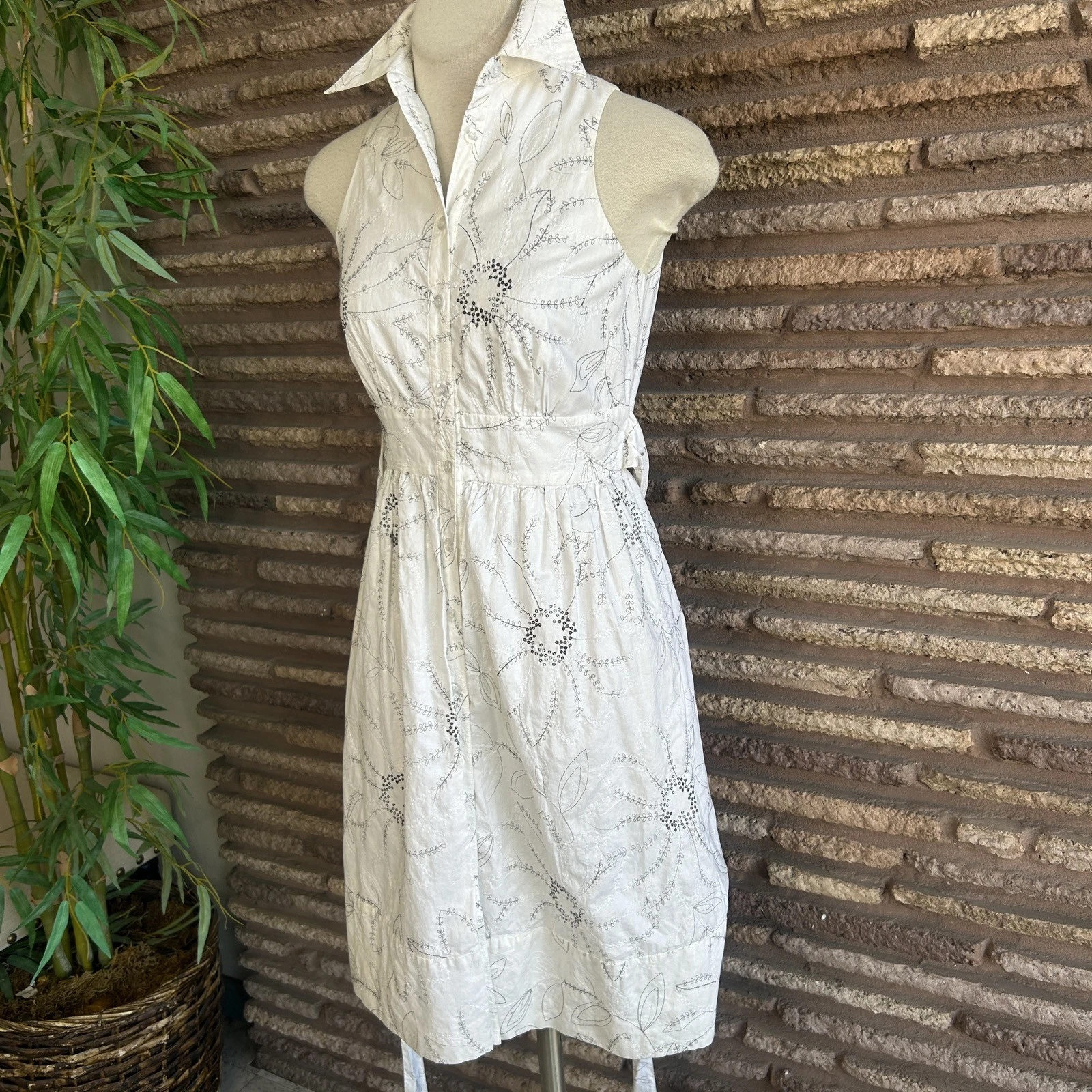 VETEMENTS Abito Adrianna Papell bianco ricamato floreale camicia vita taglia 6