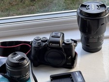 Canon EOS M5 Mirrorless Digital Camera with 15-45mm Lens Kit Black