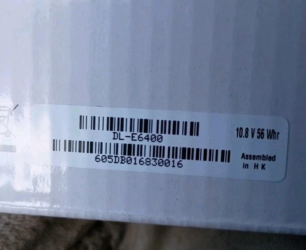 El DL-E6400 es una batería de repuesto de 6 celdas, 10,8 V, 56 Whr Foto 3 de 3