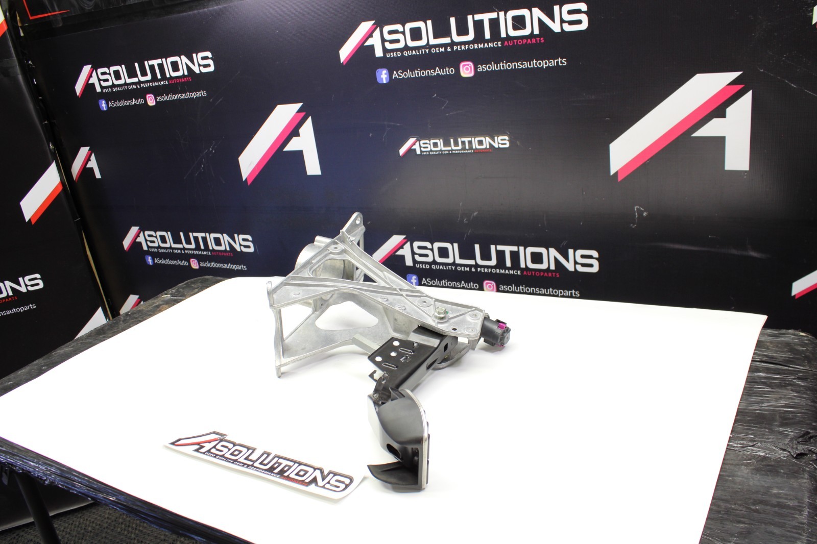 LAMBORGHINI HURACAN LP610 CARRIER BRAKE PEDAL CLUSTER BOX SUPPORT OEM 4S1723031D