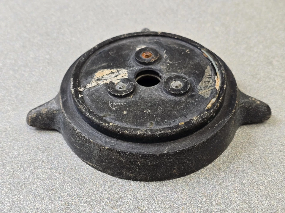 BOTÓN BOCINA PLÁSTICO USADO ORIGINAL PORSCHE 356B 356C 356SC CON HERRAJES DE MONTAJE Foto 3 de 4