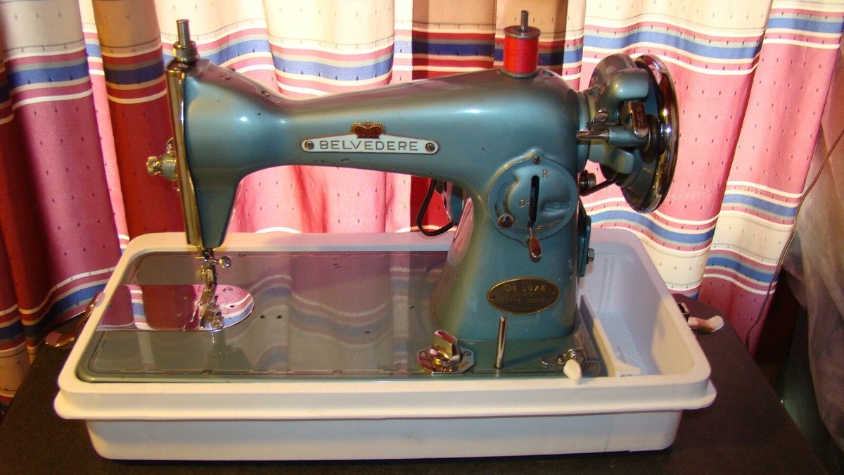 セール中…アンナ・ガッサー直筆サイン入り写真…Anna Gasser…① Vintage Adler Belvedere Deluxe Sewing Machine with F/P
